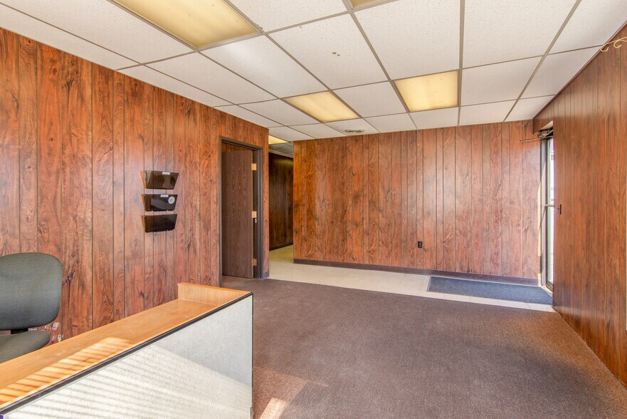 More Photos Of 5087 N Michigan Rd, Saginaw Flex For Sale