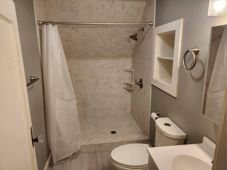 More Photos Of 6082 Main St, Springfield Multifamily For Sale