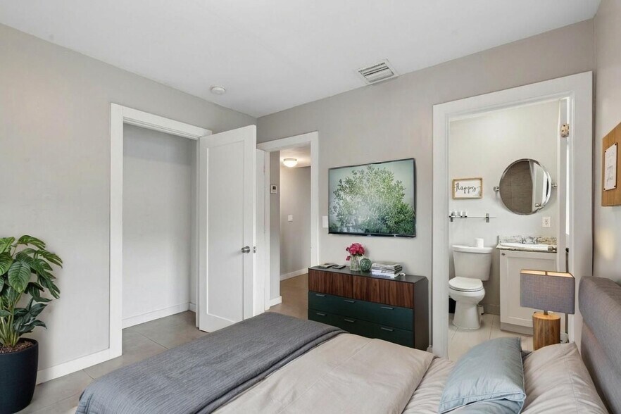 More Photos Of 435 NE 69th St, Miami Multifamily For Sale