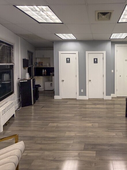 More Photos Of 5902 14th Ave, Brooklyn Office For Sale