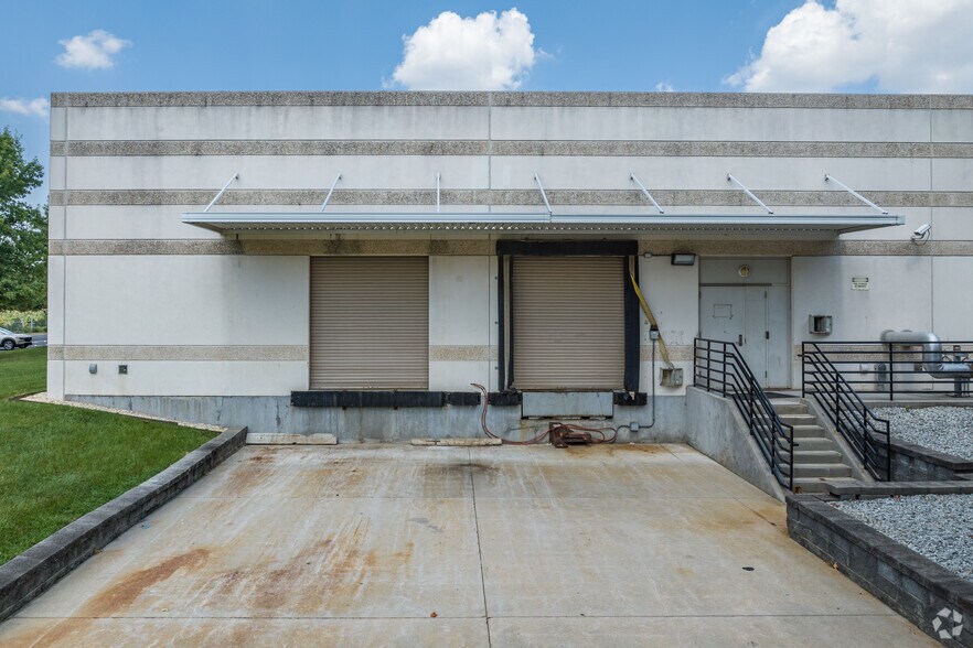 More Photos Of 4090 Premier Dr, High Point Unknown For Sale