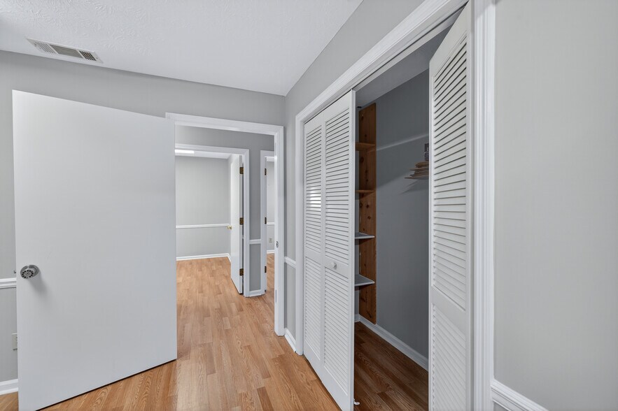 More Photos Of 4109 Robinson St, Covington Freestanding For Sale