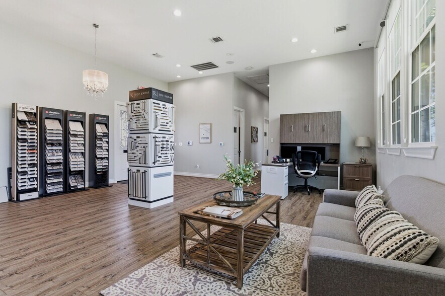 More Photos Of 21012 Eva St, Montgomery Freestanding For Sale