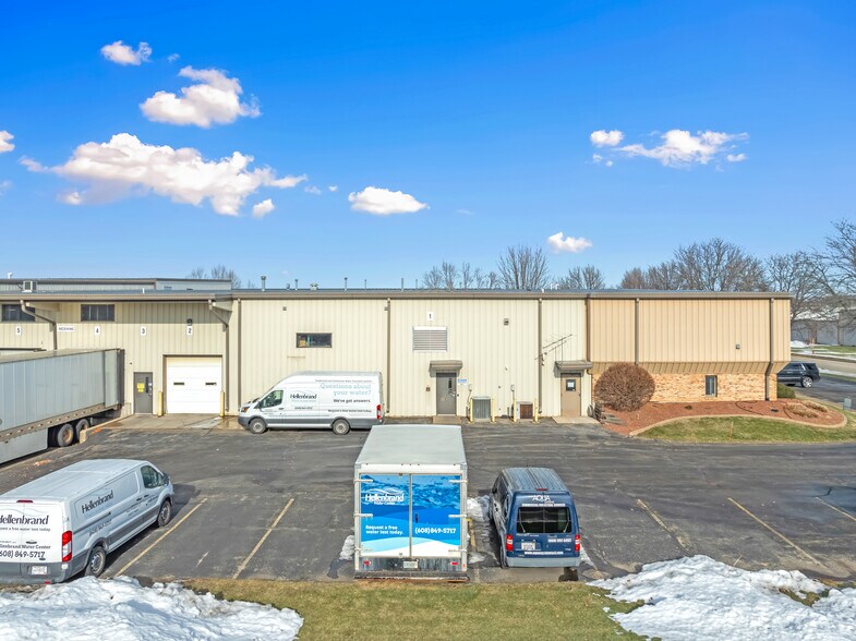 More Photos Of 404 Moravian Valley Rd, Waunakee General Retail For Sale