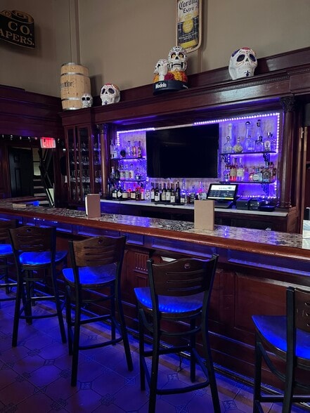 More Photos Of 300 Derby St, Salem Restaurant For Lease