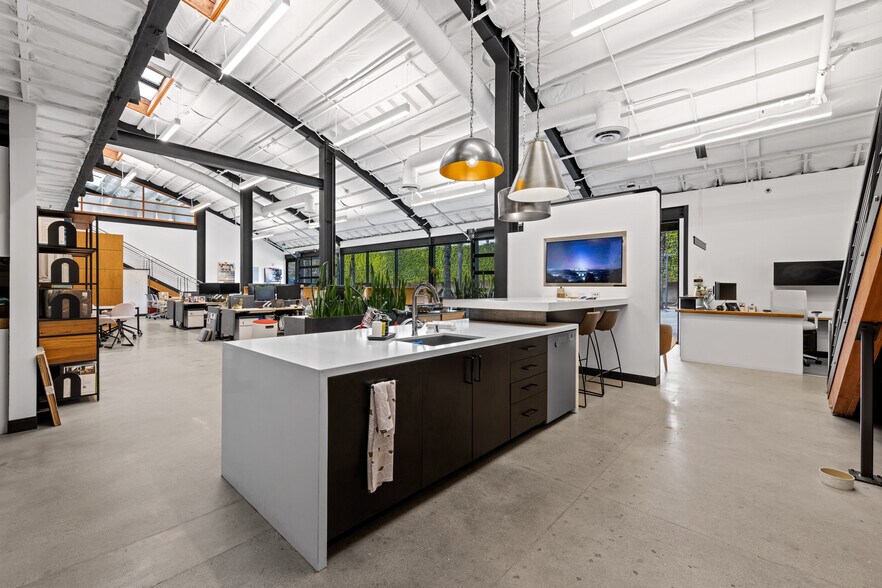 More Photos Of 236 S Sierra Ave, Solana Beach Loft Creative Space For Sale