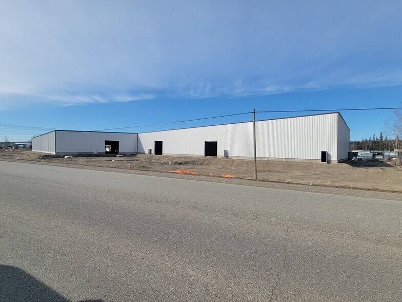 More Photos Of 8875 Willow Cale Rd, Prince George Distribution For Lease