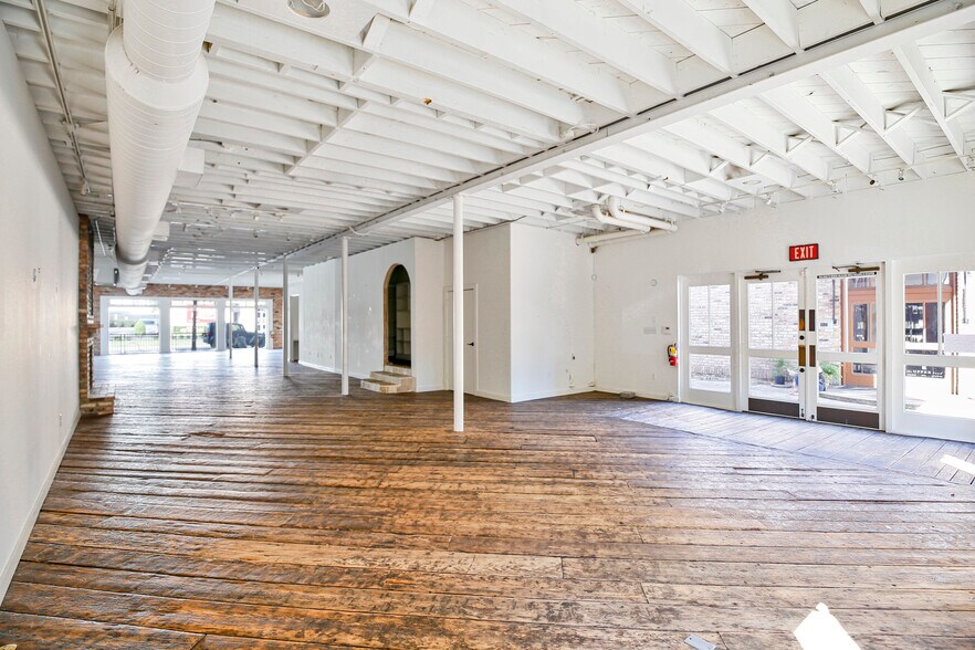 More Photos Of 1901-1915 Westheimer Rd, Houston Unknown For Lease