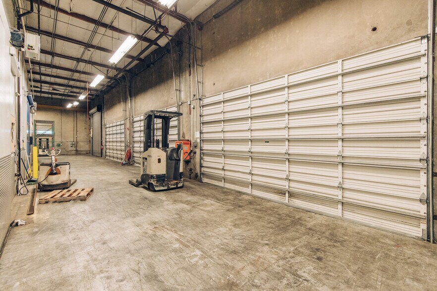 More Photos Of 2331 NW 23rd Ave, Portland Warehouse For Sale