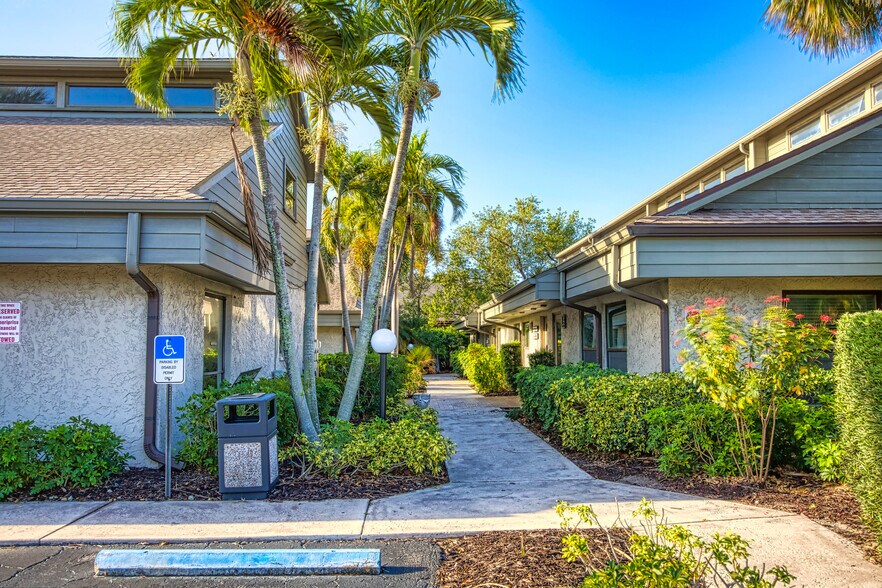 More Photos Of 1560 Matthew Dr, Fort Myers Medical For Sale