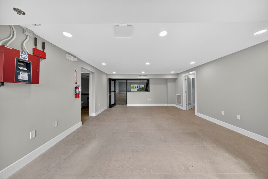 More Photos Of 3111 W Mcnab Rd, Pompano Beach Manufacturing For Lease