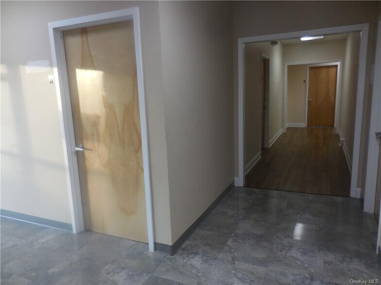 More Photos Of 1108 Kings Hwy, Chester Office For Sale