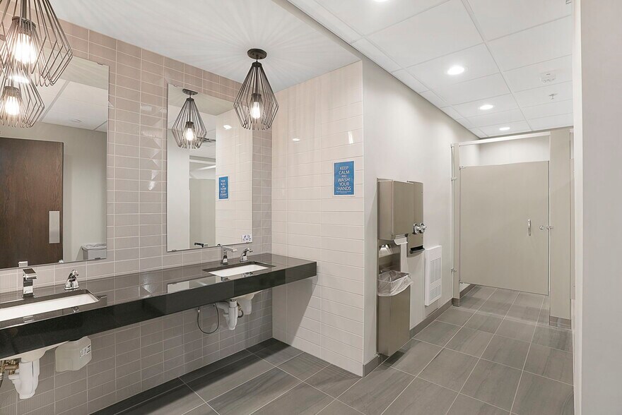 More Photos Of 13100 Wayzata Blvd, Minnetonka Office For Lease