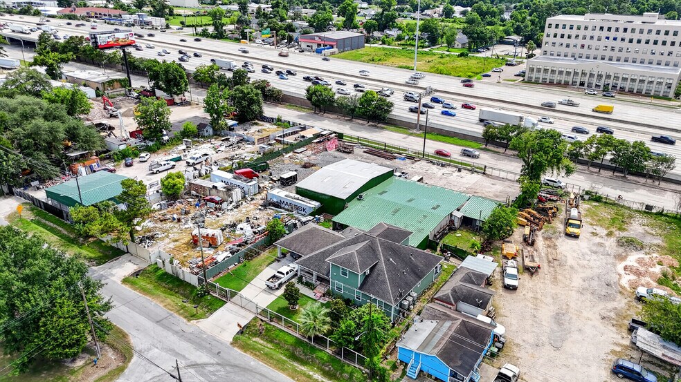 More Photos Of 9024 Eastex Fwy, Houston Auto Repair For Sale