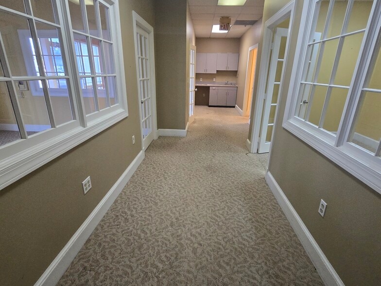 More Photos Of 44642 Guilford Dr, Ashburn Light Distribution For Sale