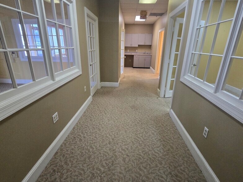 More Photos Of 44642 Guilford Dr, Ashburn Light Distribution For Lease