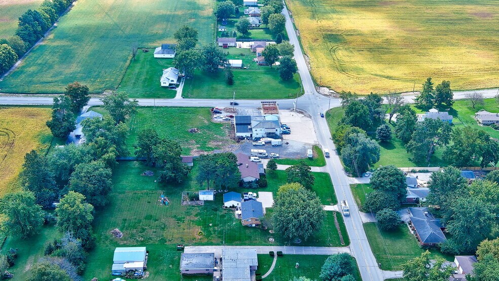 More Photos Of 5982 W State Road 32, Anderson Service Station For Sale