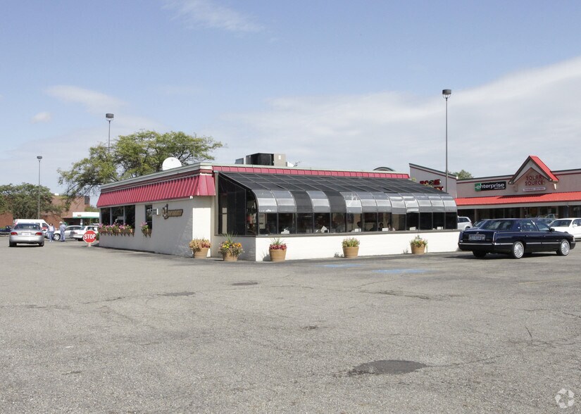 More Photos Of 2040 Wales Ave NW, Massillon Unknown For Lease