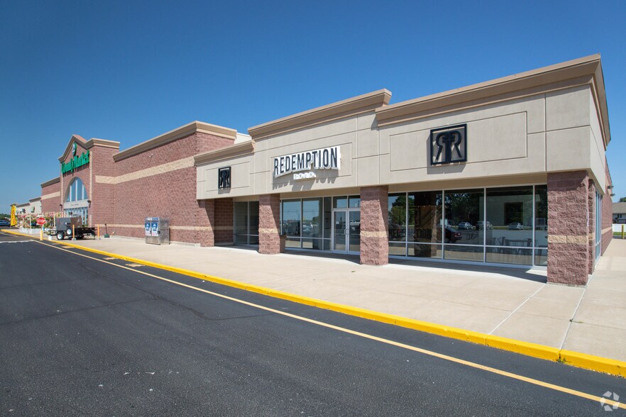 More Photos Of 5-37 Winfield Plaza, Winfield Unknown For Lease