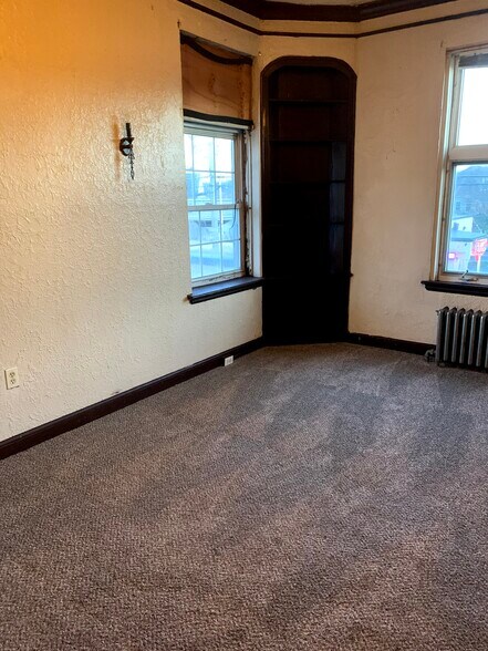 More Photos Of 1811 Butler St, Easton Specialty For Sale