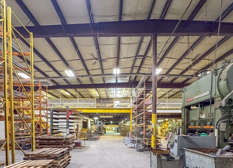 More Photos Of 4000 Technology Park Blvd, Auburn Warehouse For Lease