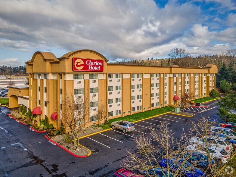 Primary Photo Of 3700 E Valley Rd, Renton Hotel For Sale