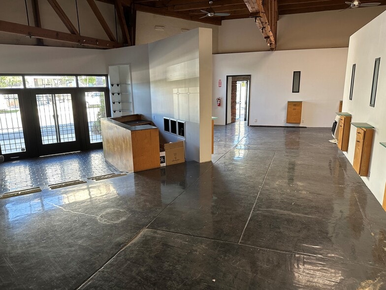 More Photos Of 3741-3749 Park Blvd, San Diego Storefront For Lease