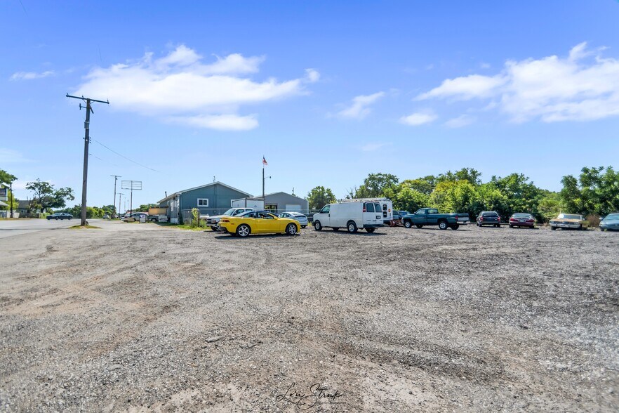 More Photos Of 300 Railroad Ave, Wheeler Auto Repair For Sale