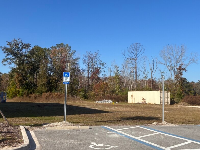 More Photos Of 105 Jaldev rd, Saint Johns Medical For Lease