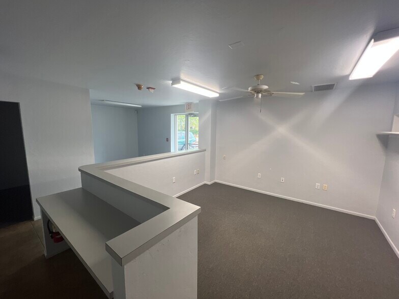 More Photos Of 6247-6251 Colan Pl, Sarasota Warehouse For Lease