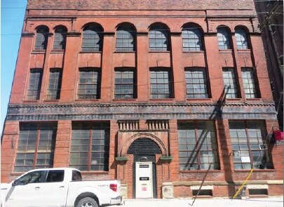 More Photos Of 1400 W 13th St, Kansas City Office For Lease