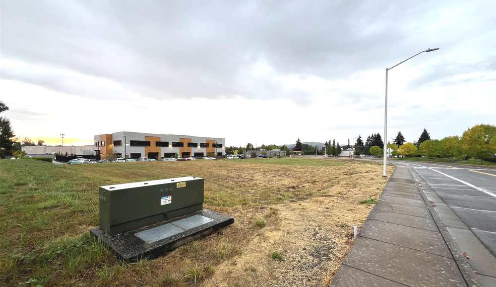 More Photos Of 190 W Ellendale Ave, Dallas Land For Sale