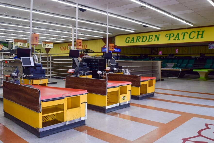 More Photos Of 202 Doctor Donnie H Jones Jr Blvd W, Princeton Supermarket For Lease