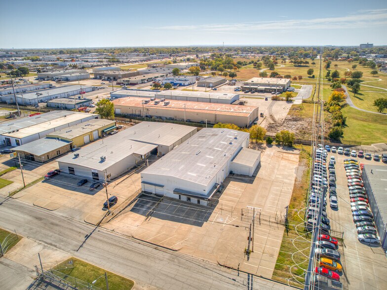 More Photos Of 10910 E 55th Pl, Tulsa Manufacturing For Lease