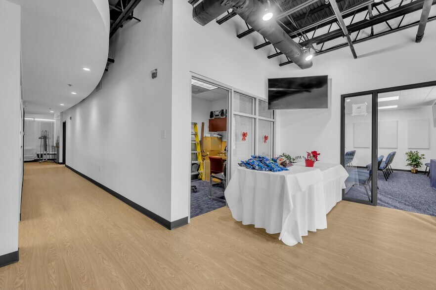 More Photos Of 459 Herndon Pky, Herndon Medical For Lease