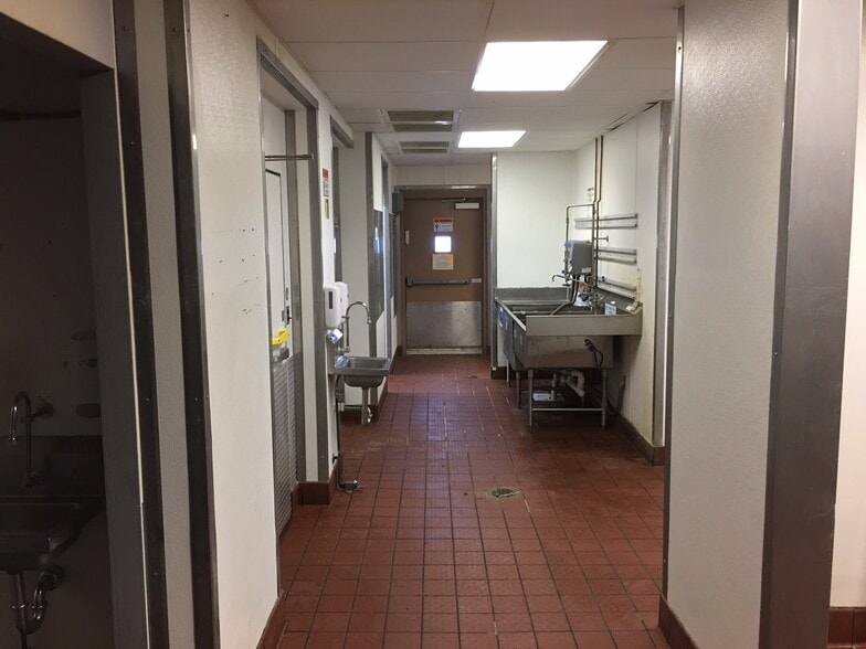 More Photos Of 800 W Walnut St, Watseka Fast Food For Lease