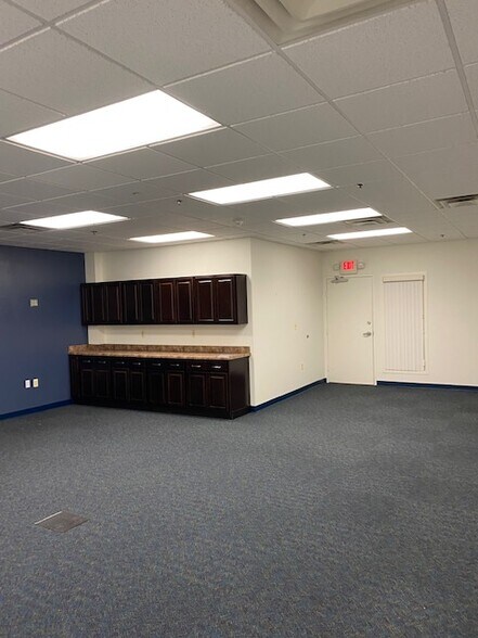 More Photos Of 40 Matthews St, Goshen Office For Lease