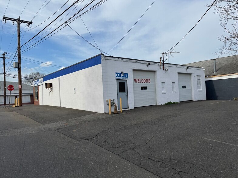 More Photos Of 882-886 Boston Post Rd, West Haven Freestanding For Sale