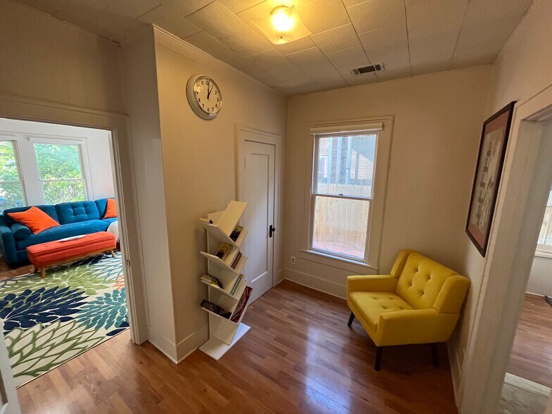 More Photos Of 605-607 W 9th St, Austin Office Residential For Lease