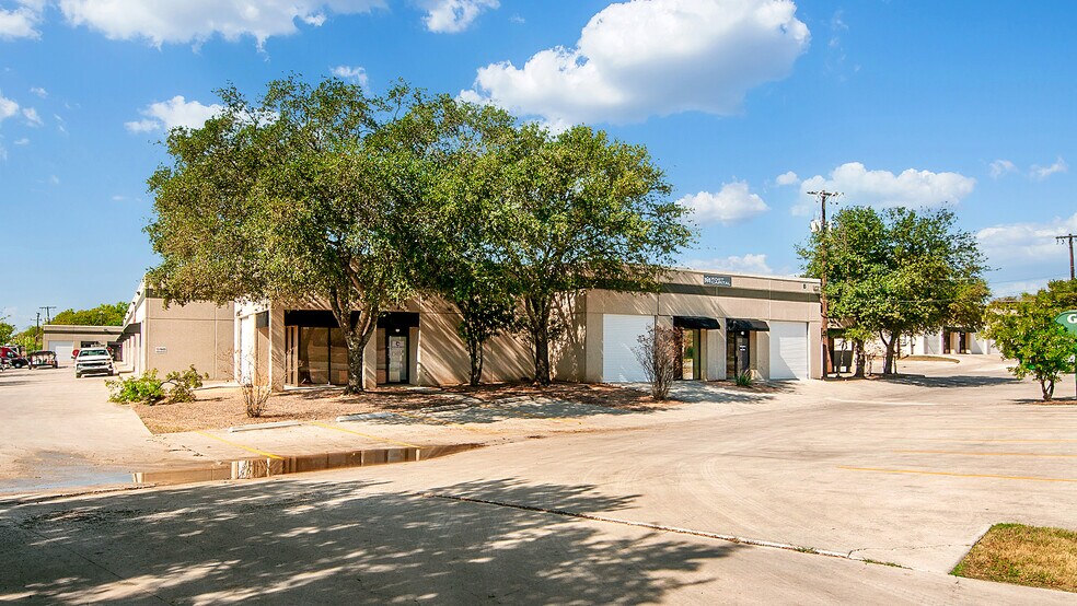 More Photos Of 14309 Toepperwein Rd, San Antonio Warehouse For Lease