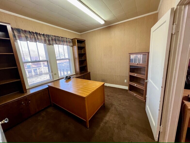 More Photos Of 303 S Second St, Booneville Medical For Sale