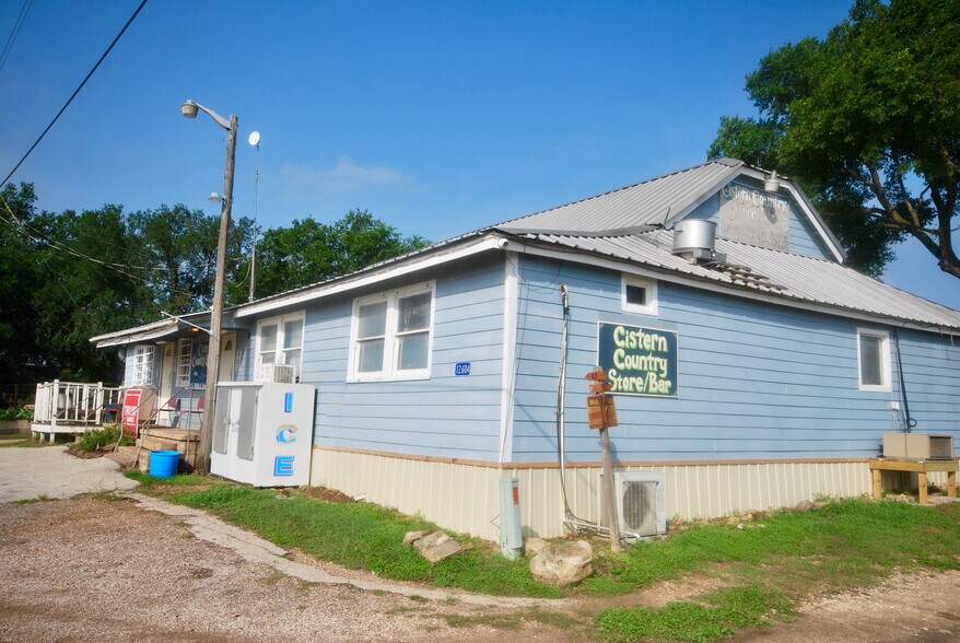 More Photos Of 12604 N State Highway 95, Cistern Restaurant For Sale