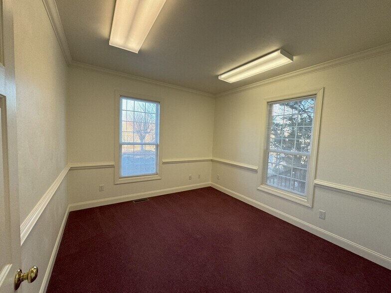 More Photos Of 5 W Back St, Fincastle Office For Lease