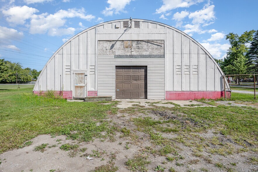 More Photos Of 2832 Midland Rd, Bay City Freestanding For Sale