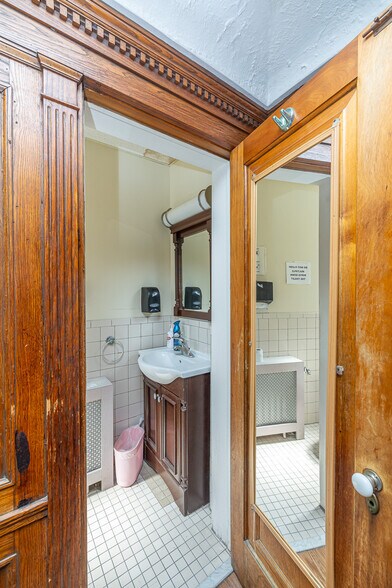 More Photos Of 10000 Granger Rd, Cleveland Assisted Living For Sale