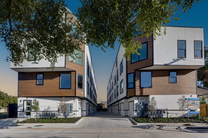 Primary Photo Of 1512 Seegar St, Dallas Apartments For Sale
