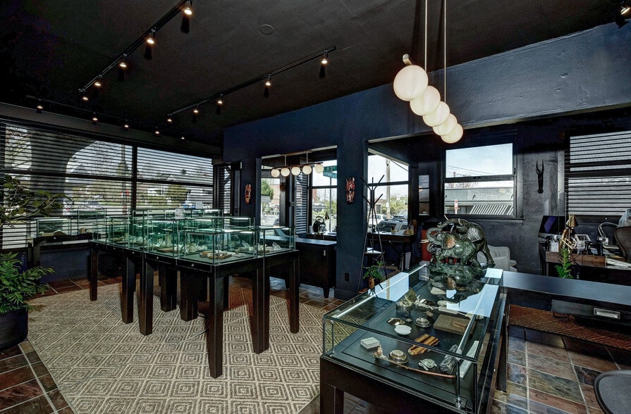 More Photos Of 8212-8218 Greenwood Ave N, Seattle Storefront Retail Residential For Sale