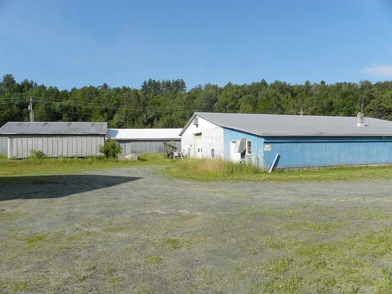 More Photos Of 303 Willoughby Ave, Orleans Freestanding For Sale