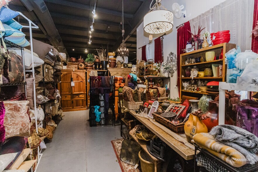 More Photos Of 736 N Andover Rd, Andover Storefront For Sale