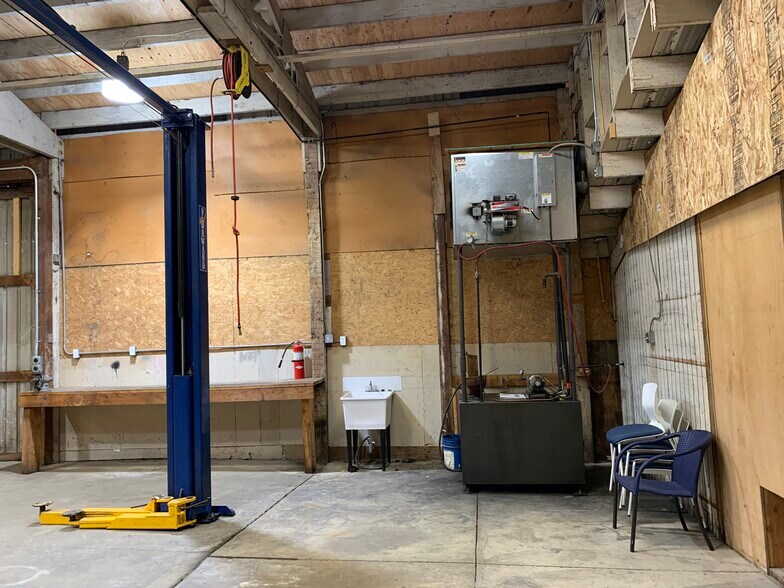 More Photos Of 625-661 Pacific Hwy, Rickreall Industrial For Sale